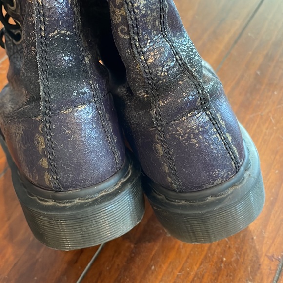Dr Martin’s black gold printed leather boots (sz 5) - Picture 6 of 11